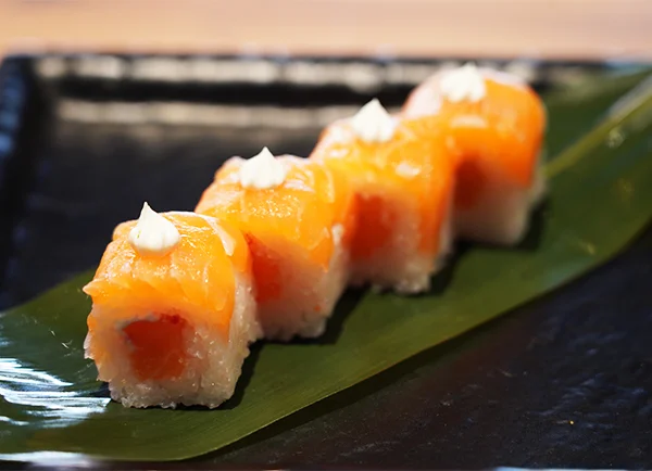 HY SUSHI Marrakech - DÉLICES ROLLS Délice saumon cheese